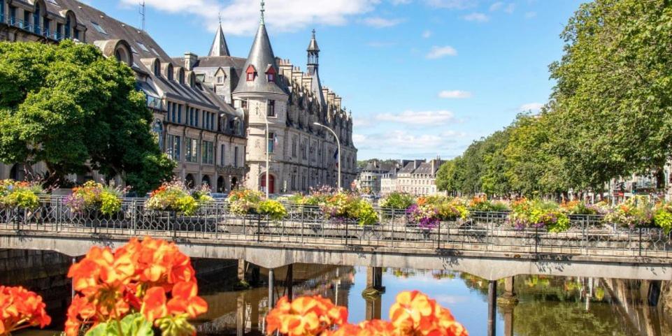 Quimper: T3 Avec Vue Cathedrale Proche Gare Apartment Exterior photo